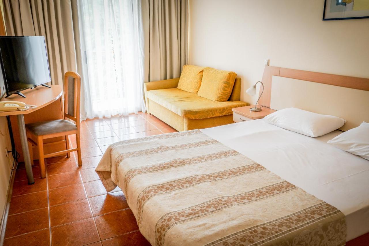 Vita Park Hotel & Aqua Park Albena Extérieur photo